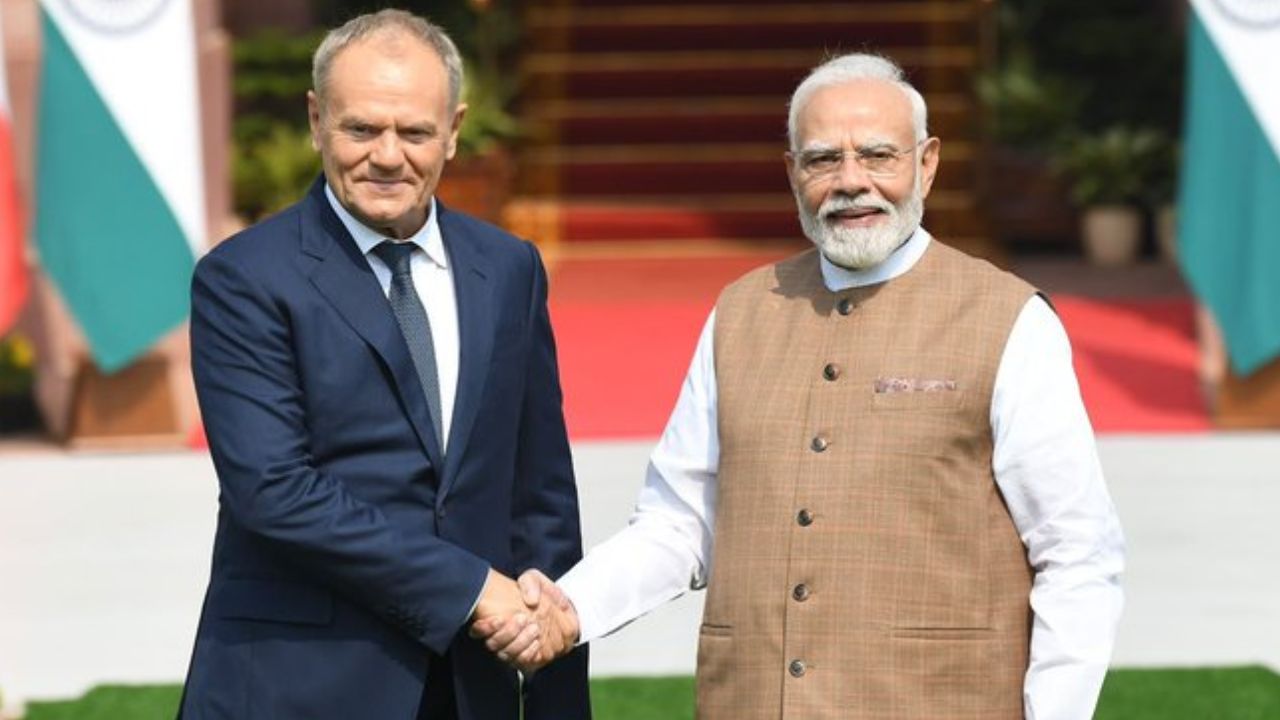 PM Modi : हैदराबाद हाऊसमध्ये मोदी-टस्क भेट; व्यापार 6 वरून 10 अब्ज डॉलरवर नेणार! पोलंडच्या पंतप्रधानांचा महत्त्वाचा भारत दौरा
