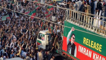 PTI Protest : पाकिस्तानमध्ये राजकीय गदारोळ; इम्रान खान यांच्या सुटकेसाठी पीटीआयचा इस्लामाबादच्या दिशेने एल्गार