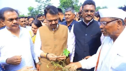 Pratap Sarnaik: दुष्काळग्रस्त शेतकऱ्यांची दिवाळी होणार गोड! सरनाईक कुटुंबाकडून दोन लाख ‘आनंदाचा शिधा’ किट वाटपाचा उपक्रम