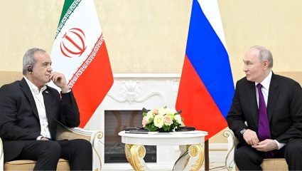 Russia-Iran: ‘इराणची चूक नसतानाही…’, तुर्कमेनिस्तानमध्ये पुतिन-पेझेश्कियन यांची भेट; मध्य-पूर्वेतील युद्धावर रशियाची मोठी घोषणा