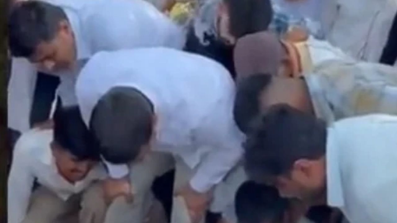 Rajasthan Borewell Accident : 22 तासांपासून मृत्यूशी झुंज!  9 वर्षांच्या भोमारामला वाचवण्यासाठी शर्थीचे प्रयत्न