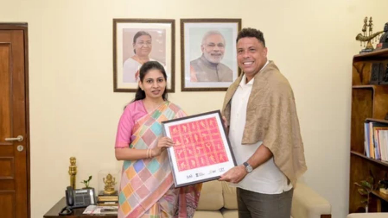 Raksha Khadse यांनी घेतली ब्राझीलचा दिग्गज फुटबॉलपटू रोनाल्डोची भेट; अन् म्हणाल्या…