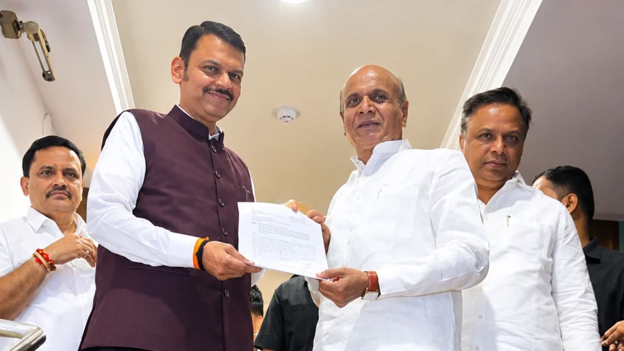 ST Employees: एसटी कर्मचाऱ्यांना मोठा दिलासा! थकीत देणी देण्यासाठी आवश्यक निधी उपलब्ध करून देणार