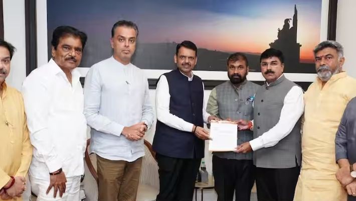 Manoj Jarange Audio Clip Controversy : ऑडिओ क्लिपची SIT चौकशी होणार? शिंदे गटाची मुख्यमंत्र्यांकडे धाव, फडणवीसांनी दिला शब्द