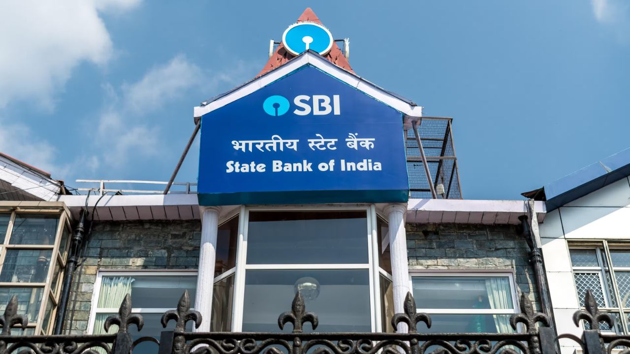 State Bank Of India Mclr Interest Rate: देशातील सर्वात मोठ्या बँकेचा मोठा निर्णय! कर्ज महागणार, EMI वाढणार की काय?