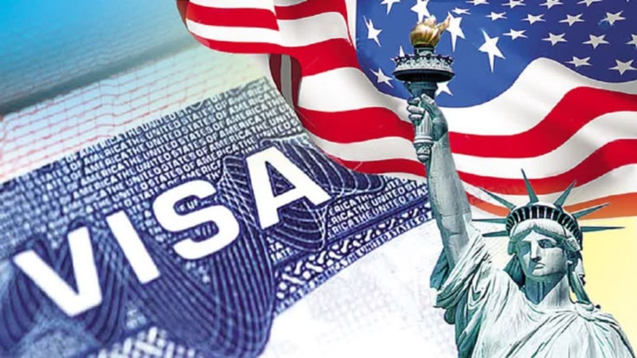 US Visa Policy 2026 : अमेरिकेचा व्हिसा हवाय? तर सोशल मीडिया प्रोफाइल ठेवावे लागणार ‘पब्लिक’; ट्रम्प प्रशासनाचा नवा आदेश