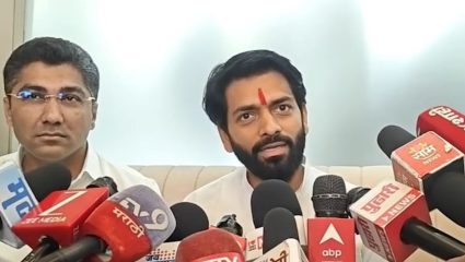 Ulhasnagar News: “रोहित पवार नाईट्स सुरू”; रोहित पवारांच्या आंदोलनावर विक्रम पाचपुतेंचा हल्लाबोल