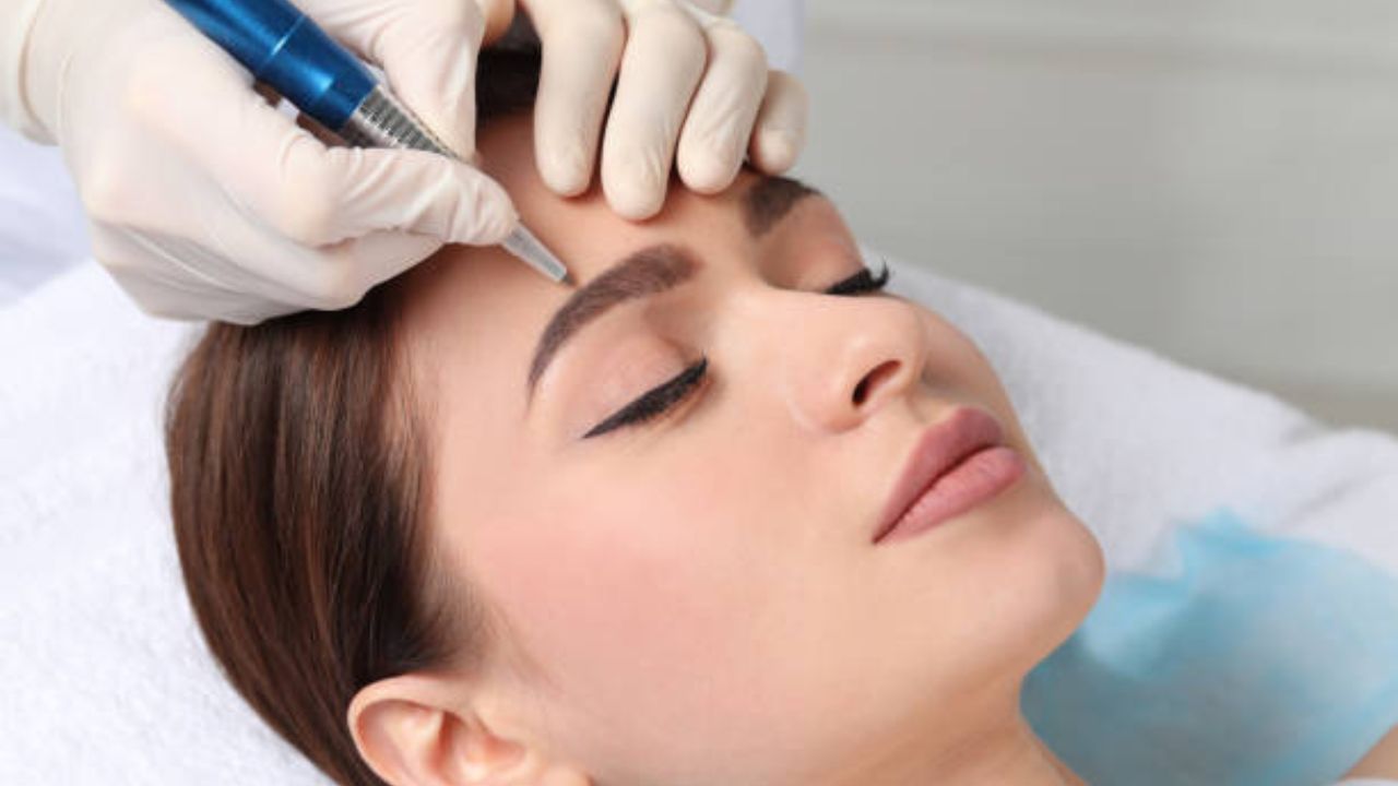 Eyebrow Hair Care: ७ दिवसांमध्ये भुवया होतील दाट! आयब्रो सुंदर आणि उठावदार दिसण्यासाठी करा ‘हे’ सोपे घरगुती उपाय