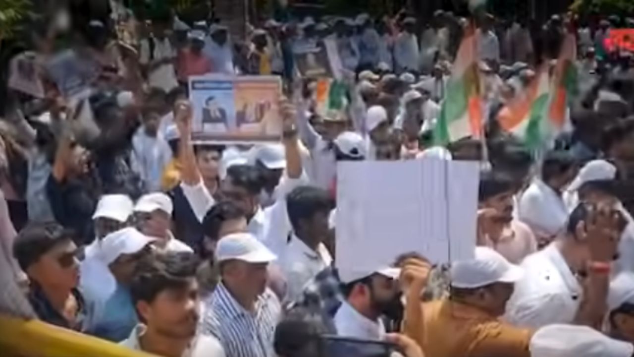 Mumbai Protest: राज-उद्धव ठाकरे एकत्र; निवडणूक आयोगाविरोधात आझाद मैदानात आंदोलन