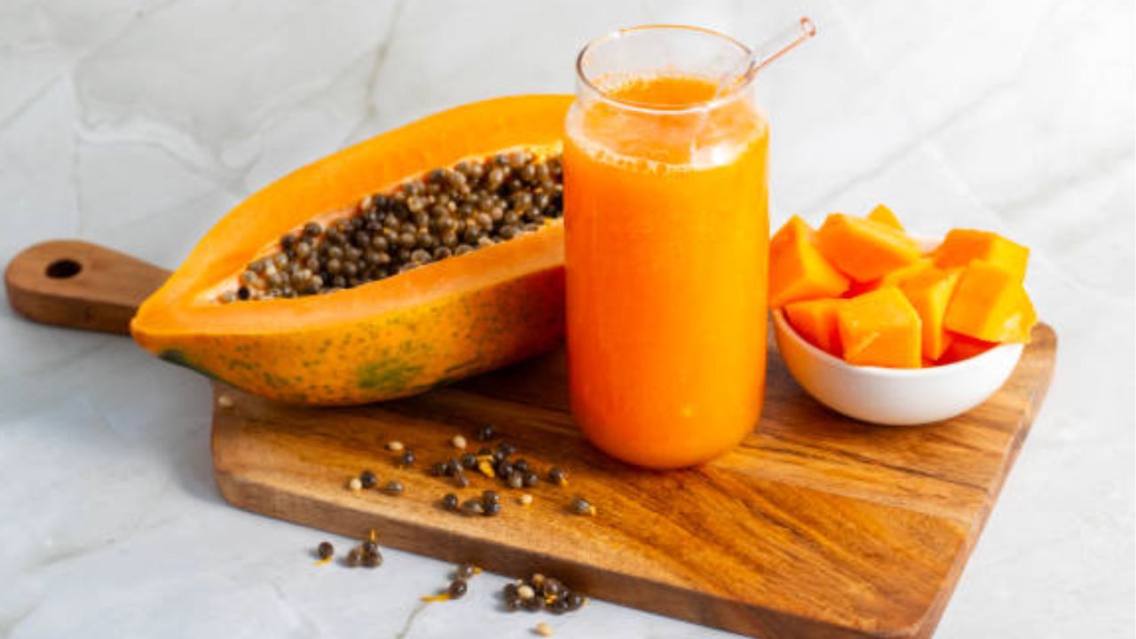 Papaya Benefits: उपाशी पोटी ‘या’ फळाचे सेवन केल्यास आतड्यांमधील घाण होईल स्वच्छ, कोलेस्ट्रॉलने ब्लाॅक झालेल्या नसा होतील मोकळ्या