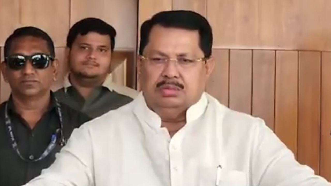 Vijay Wadettiwar: राज ठाकरेंच्या वक्तव्यात तथ्य, मतांच्या राजकारणासाठी सर्व आहे सुरू