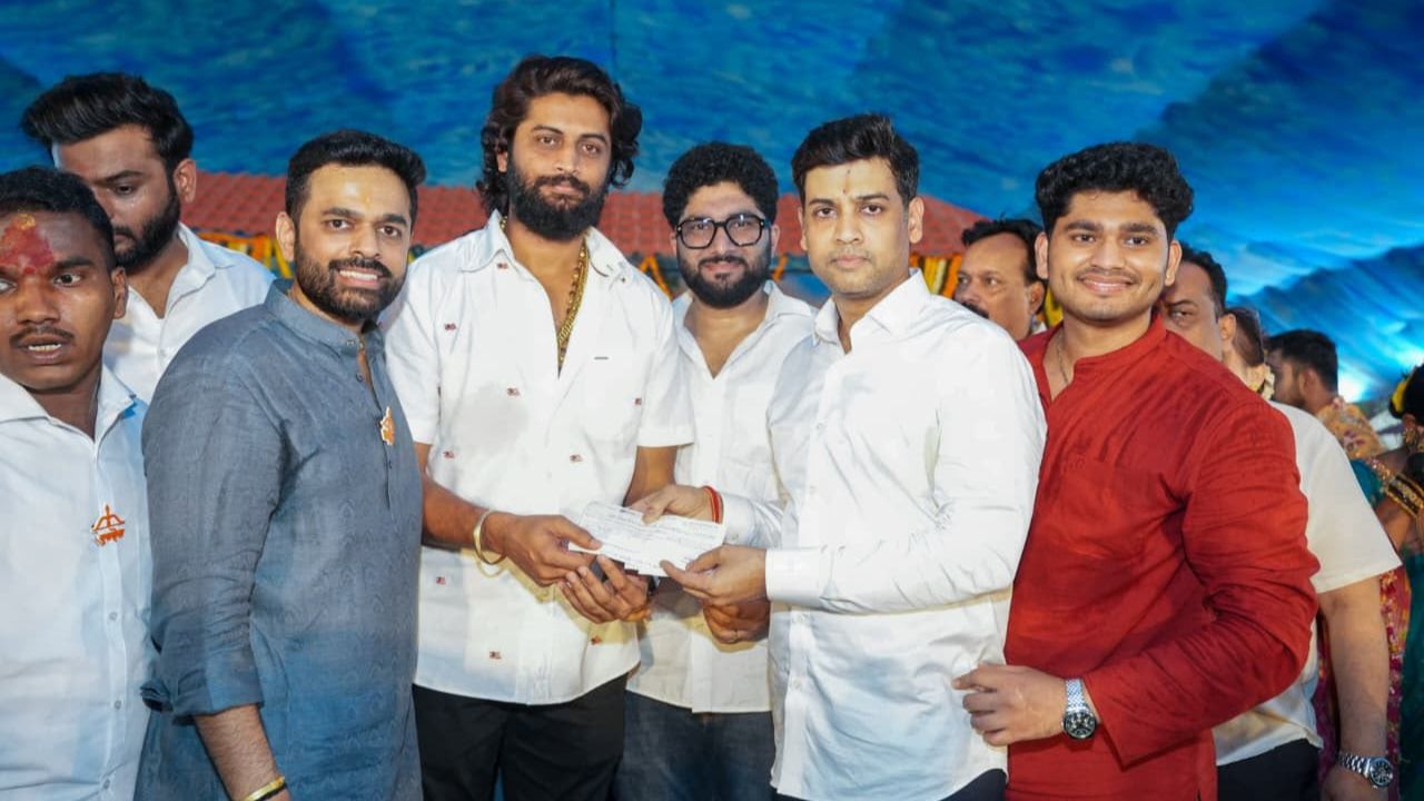 दुष्काळग्रस्त शेतकऱ्यांसाठी युवासेनेचा मदतीचा हात; श्रीकांत शिंदे फाउंडेशनला १० लाखांचा धनादेश सुपूर्द