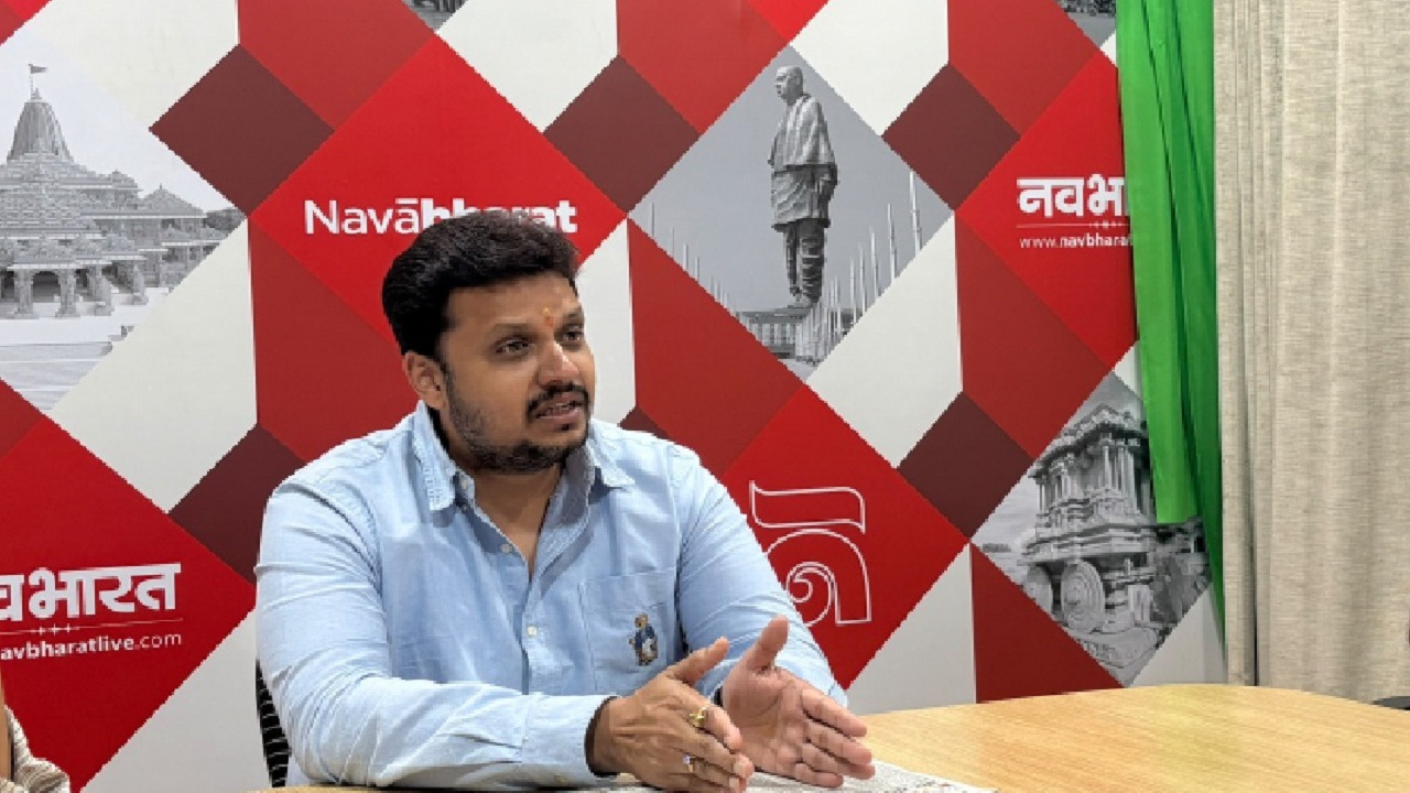 मोठे प्रकल्प होतील पण मूलभूत सुविधांकडे अधिक लक्ष देण्याची गरज; अमोल बालवडकर यांची नवभारत कार्यालयात भूमिका