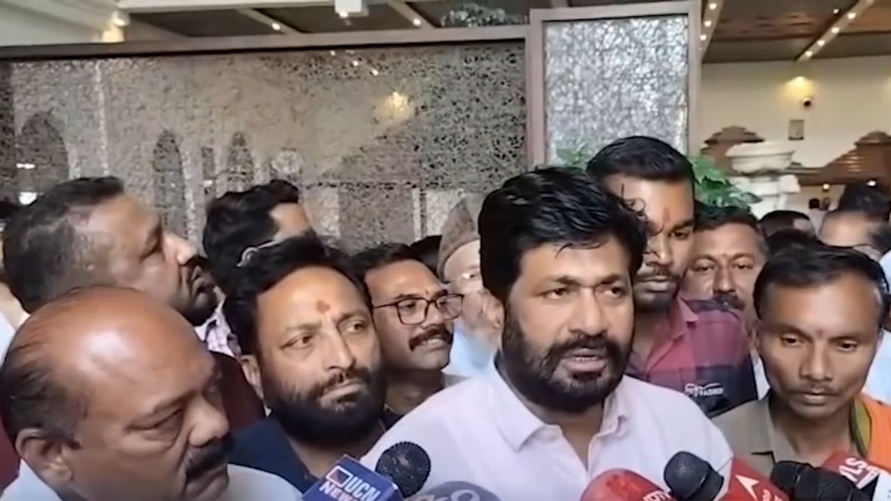 Bacchu Kadu: महायुतीतील बंडखोरीने शिक्षक मतदारसंघाची निवडणूक रंगली; बच्चू कडूंना अनिल बोंडेंबाबत विश्वास