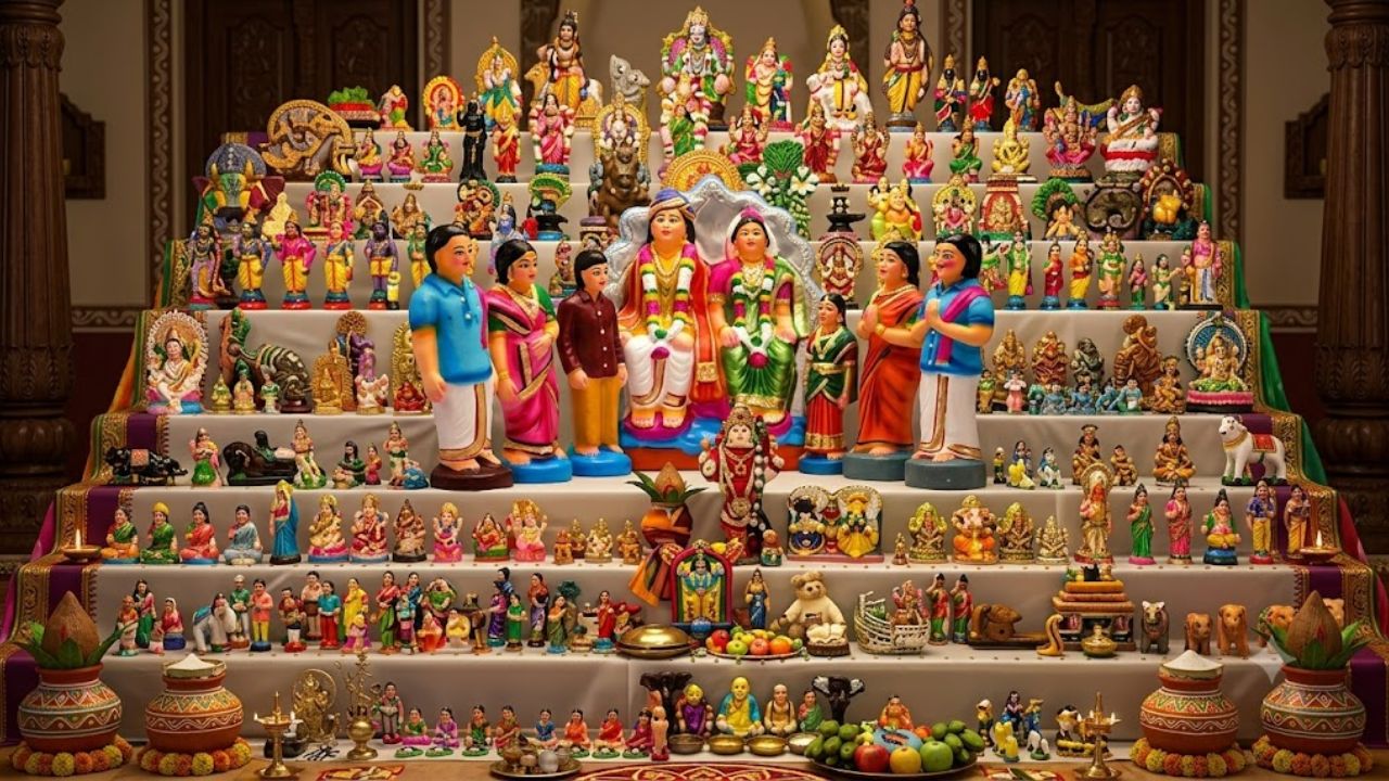 Navratri 2026: दक्षिण भारतातील बोम्मई गोलू उत्सव काय आहे? नवरात्रीत बाहुल्यांची आकर्षक मांडणी करण्यामागील परंपरा जाणून घ्या