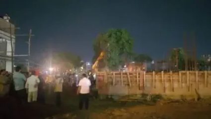Sambhajinagar Building Collapse : संभाजीनगरमध्ये व्यापारी संकुलाचे छत कोसळले; कामगार दबल्याची भीती