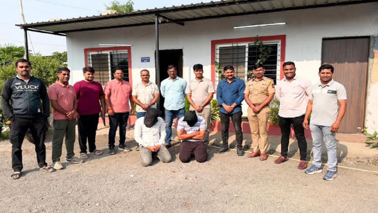 बनावट चावीने कार उघडली, ५० लाख लुटले; पोलिसांनी ८ तासांत चोरांना पकडले