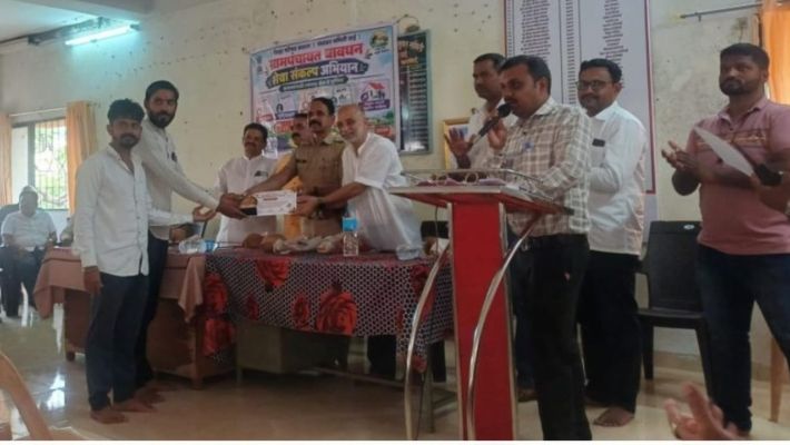 निसर्गाचा बळी देऊन विकास नको! डॉ. नीरज हातेकरांचा बावधनमध्ये स्पष्ट संदेश; डीजे-डॉल्बीला फाटा देणाऱ्या २५ गणेश मंडळांचा सन्मान