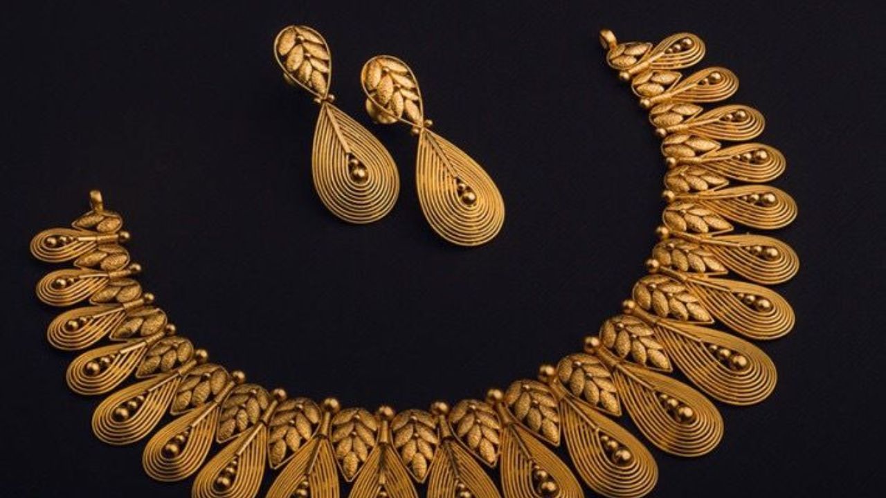Todays Gold-Silver Price: सोन्याचे दर पुन्हा वधारले, चांदीचा भाव आजही स्थिर! वाचा सविस्तर