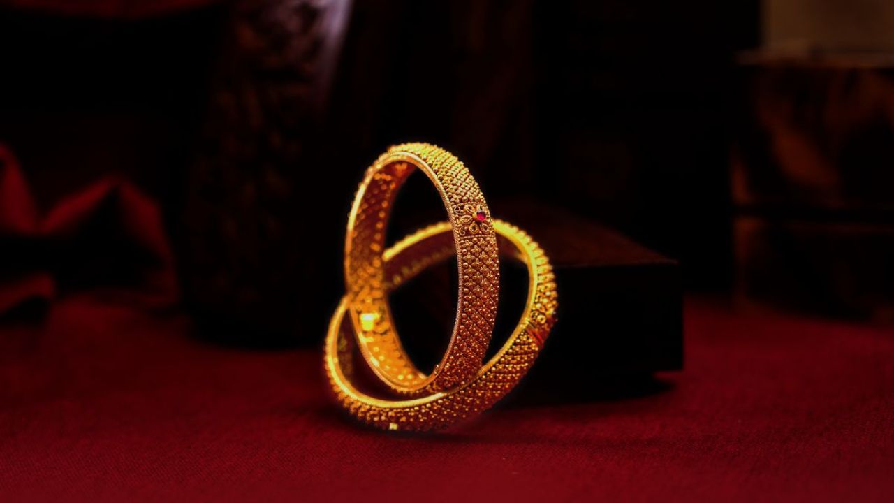 Todays Gold-Silver Price: सोन्याच्या दरात मोठा बदल! मुंबई, नागपूर, दिल्लीसह प्रमुख शहरांतील जर जाणून घ्या