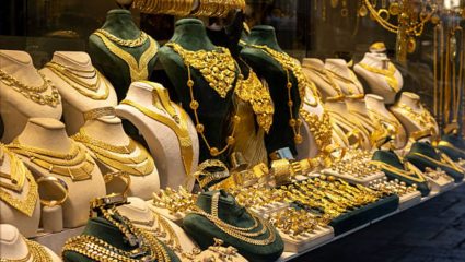 Todays Gold-Silver Price: सोन्याच्या दरात किरकोळ बदल, चांदीचे भावही उतरले; जाणून घ्या 19 ऑक्टोबरचे भाव!