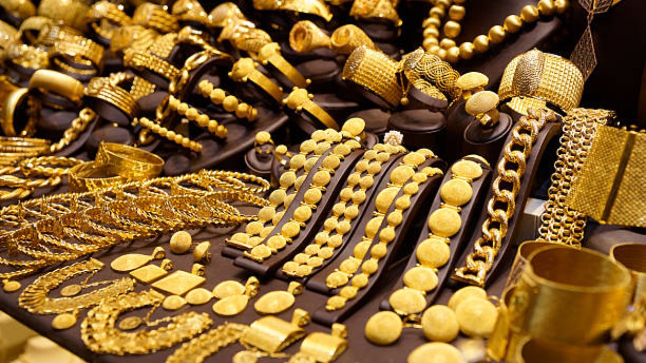 Todays Gold-Silver Price: सोन्याच्या दरात पुन्हा तेजी, चांदीही महागली! मुंबईसह प्रमुख शहरांतील भाव जाणून घ्या