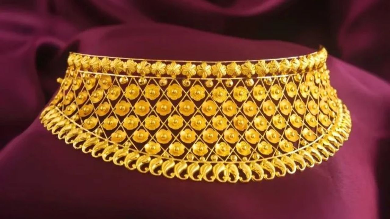 Todays Gold-Silver Price: चांदी झाली स्वस्त, तब्बल 5 हजार रुपयांनी घसरले दर! काय आहेत सोन्याचे भाव?