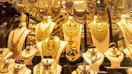 Todays Gold-Silver Price: सोनं महागलं की स्वस्त झालं? खरेदीपूर्वी जाणून घ्या 22, 24 आणि 18 कॅरेटचा भाव
