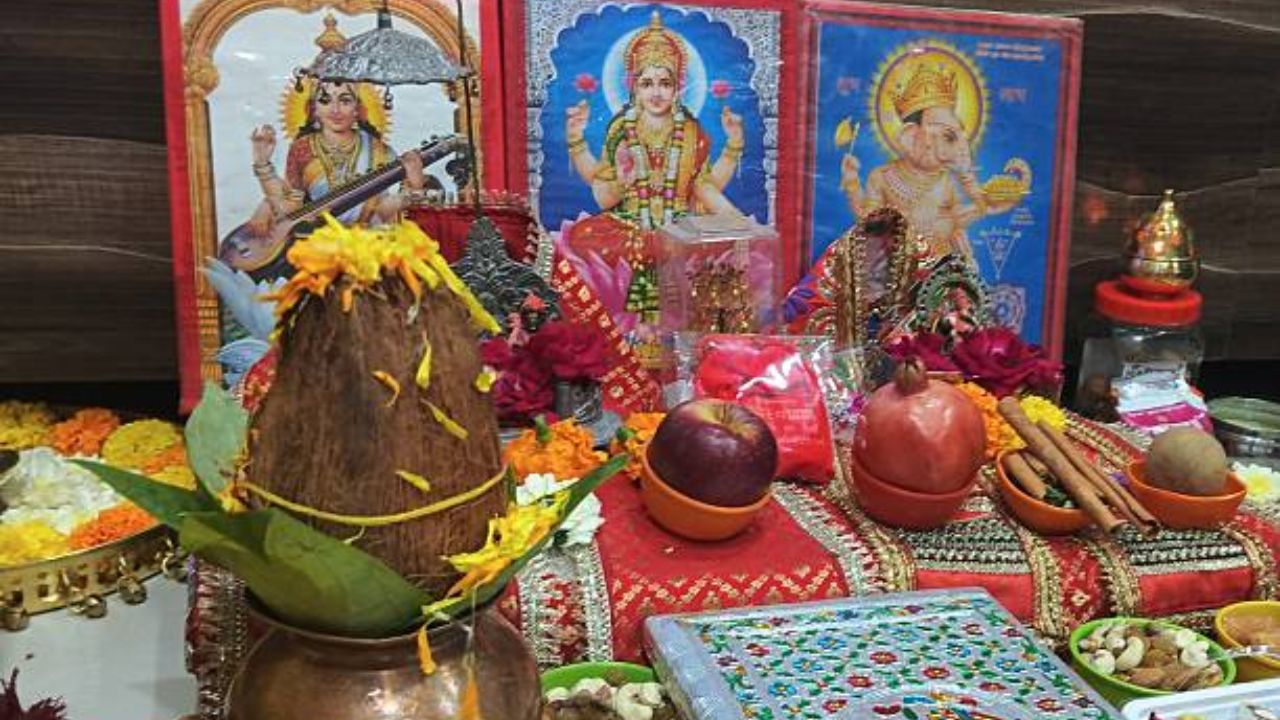 jitiya vrat: मुलांच्या दीर्घायुष्यासाठी पाळले जाते जितिया व्रत, जाणून घ्या मुहूर्त पूजा पद्धत, साहित्य