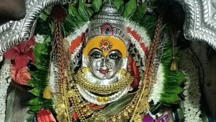Wai News : मांढरगडावर आदिशक्तीचा जागर! काळूबाई देवीच्या शारदीय नवरात्रोत्सवाला भक्तिमय वातावरणात प्रारंभ