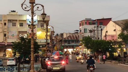 वाईत ९६ लाखांचा डेकोरेटिव्ह पोल प्रकल्प रखडला; दीड वर्षांत ३२ पैकी फक्त ५ पोल, प्रशासनावर प्रश्नचिन्ह