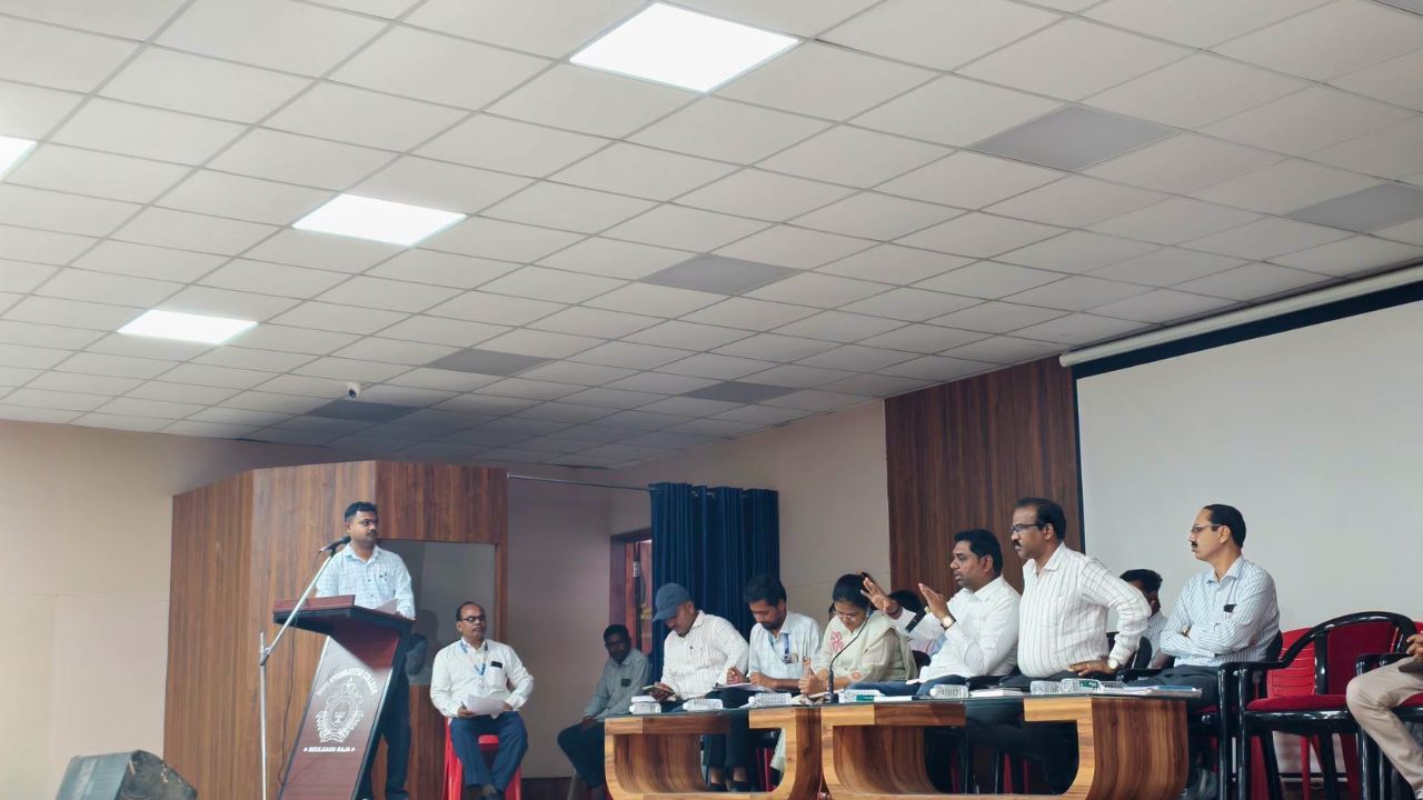 चारा-पाणी नियोजनावर लक्ष द्यावे, देऊळगाव राजात पाणीटंचाईचे सावट; आमदार मनोज कायंदेंनी दिले निर्देश