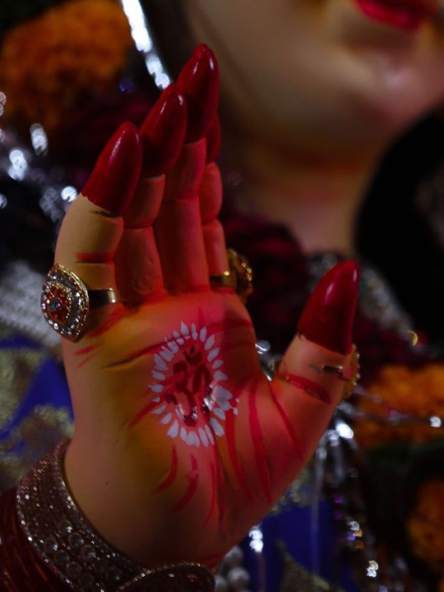 नवरात्रीत 9 दिवस देवीच्या कोणत्या 9 रूपांची पूजा केली जाते? 
