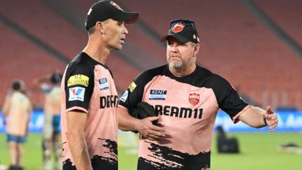 IPL 2027 पूर्वी पंजाब किंग्समध्ये मोठी खळबळ! ‘या’ दोन दिग्गजांनी सोडली साथ; पाँटिंगसमोर मोठं आव्हान