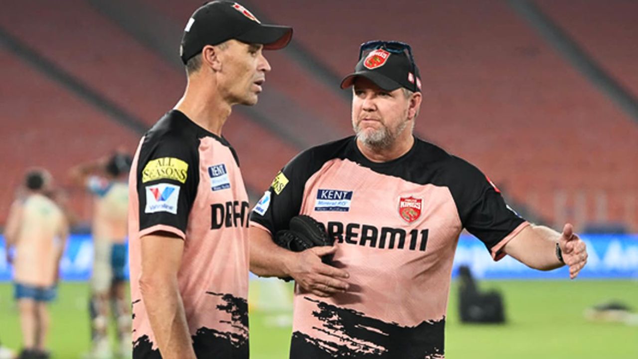 IPL 2027 पूर्वी पंजाब किंग्समध्ये मोठी खळबळ! ‘या’ दोन दिग्गजांनी सोडली साथ; पाँटिंगसमोर मोठं आव्हान
