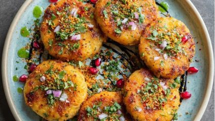 Navratri 2026 : नवरात्रीच्या उपवासात काही चटकदार खाण्याची इच्छा होतेय? मग अशाप्रकारे बनवा ‘उपवासाची चाट’