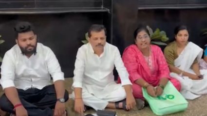 Sawantwadi : सावंतवाडी नगरपरिषदेत पाणीपुरवठा घोटाळ्यावरून राडा; शिंदे शिवसेनेचा सभात्याग