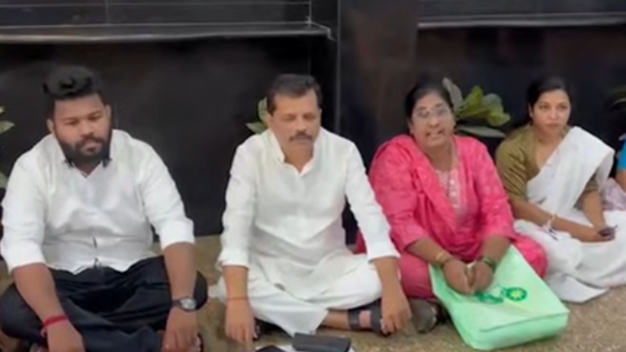 Sawantwadi : सावंतवाडी नगरपरिषदेत पाणीपुरवठा घोटाळ्यावरून राडा; शिंदे शिवसेनेचा सभात्याग