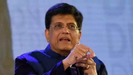 Skill Development Centres : नवरात्रीनिमित्त पियुष गोयल यांनी उत्तर मुंबईतील तरुणांशी साधला संवाद , ‘अंबे माता चौक’चे उद्घाटन केले