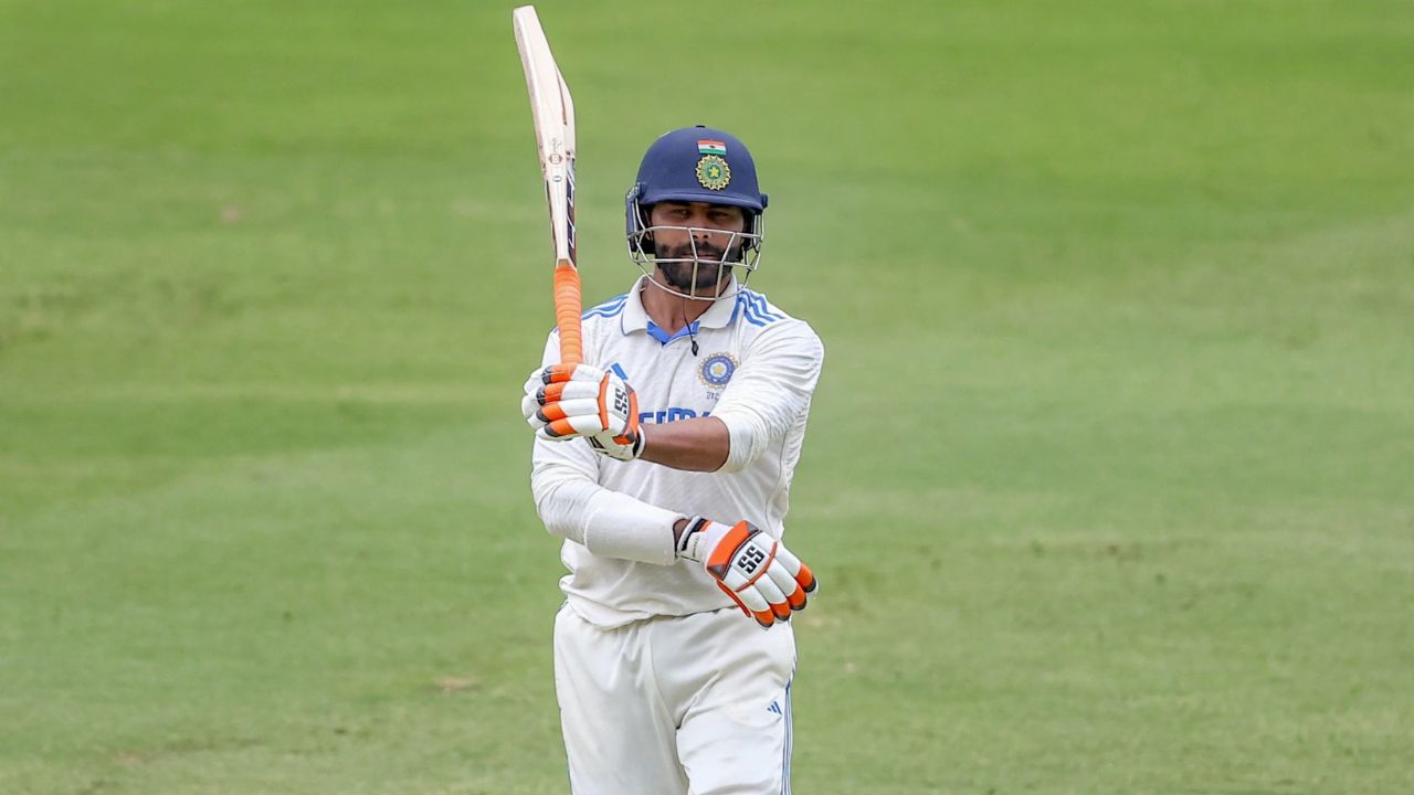Ravindra Jadeja Century: जड्डूची बॅट तळपली! रणजी ट्रॉफीत ठोकलं खणखणीत शतक, न्यूझीलंड दौऱ्याआधी दाखवला दम
