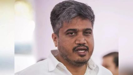 विद्यार्थ्यांना वाऱ्यावर सोडल्यास उद्याचे आंदोलन महागात पडेल; आमदार रोहित पवारांचा सरकारला निर्वाणीचा इशारा