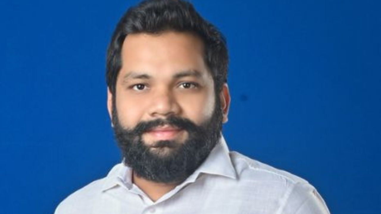 Wai News : दोन खोल्यांत आरोग्यसेवा; मालतपूरच्या सुसज्ज आरोग्य केंद्राचा प्रश्न रखडला, रोहित वाडकर यांचा आमरण उपोषणाचा इशारा