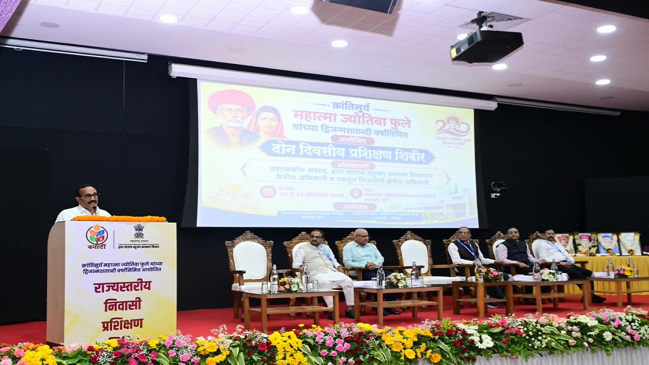 शासकीय योजनांचा लाभ शेवटच्या घटकापर्यंत पोहोचविण्यासाठी प्रशासनाने समन्वयाने काम करावे; मंत्री अतुल सावे यांचे आवाहन