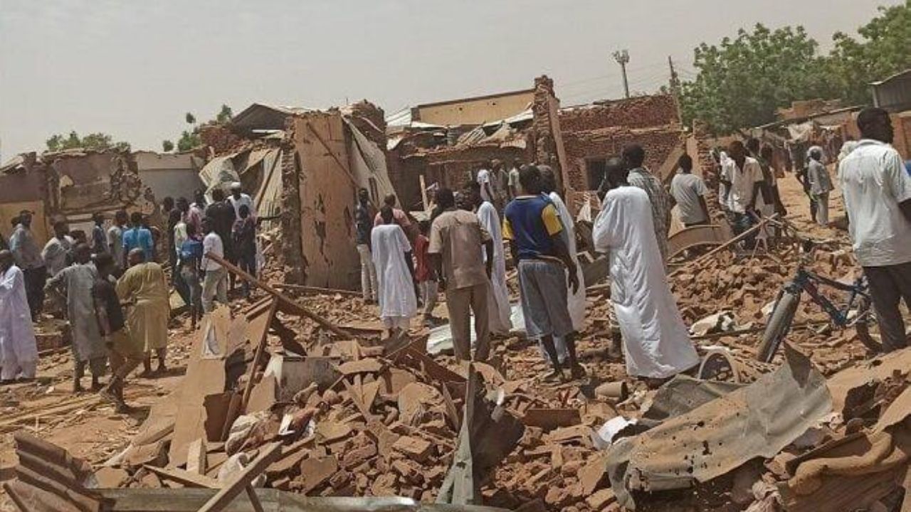 Sudan News : रक्तरंजित ड्रोन हल्ला ; सुदानमध्ये जनावरांच्या बाजारावर हल्ला ;३० जणांचा मृत्यू