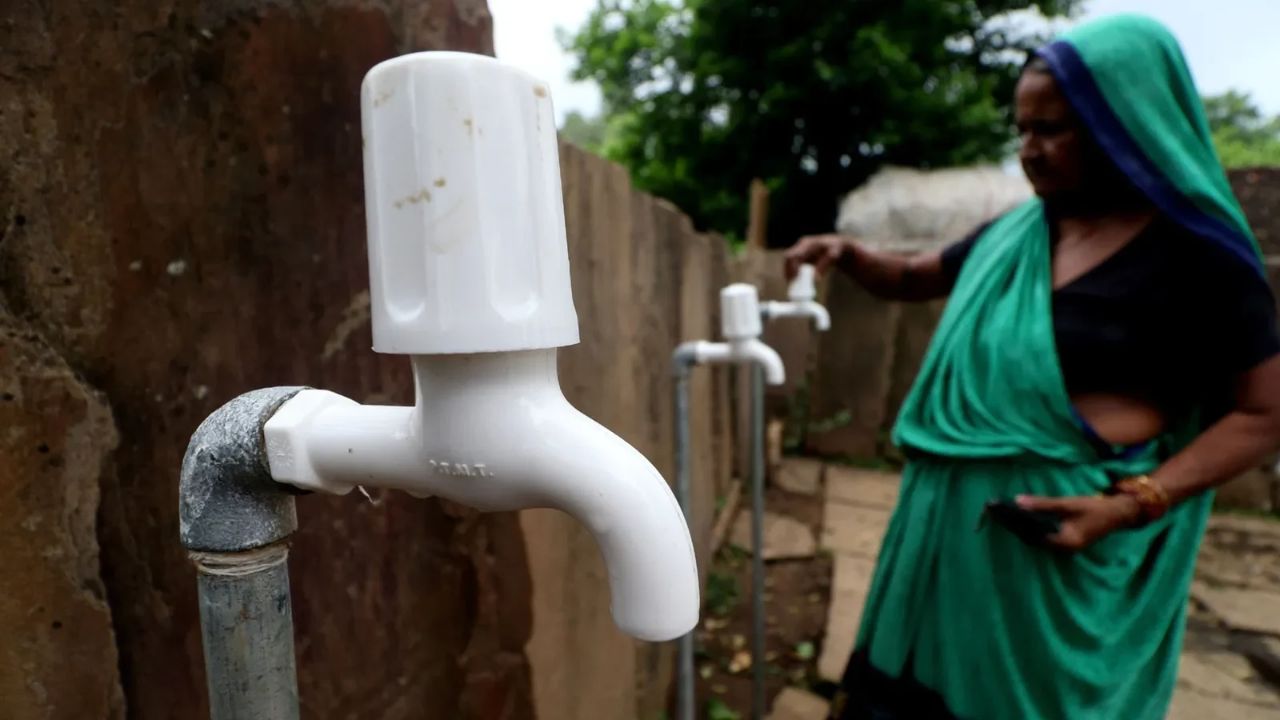 Dharashiv Water Crisis : 9 गावांना 12 पाण्याचे टँकरद्वारे पाणीपुरवठा; 286 खाजगी विहिरी ताब्यात