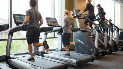 Weight Loss Tips: सकाळी रिकाम्या पोटी व्यायाम केल्याने खरंच लवकर फॅट बर्न होते? जाणून घ्या सत्य