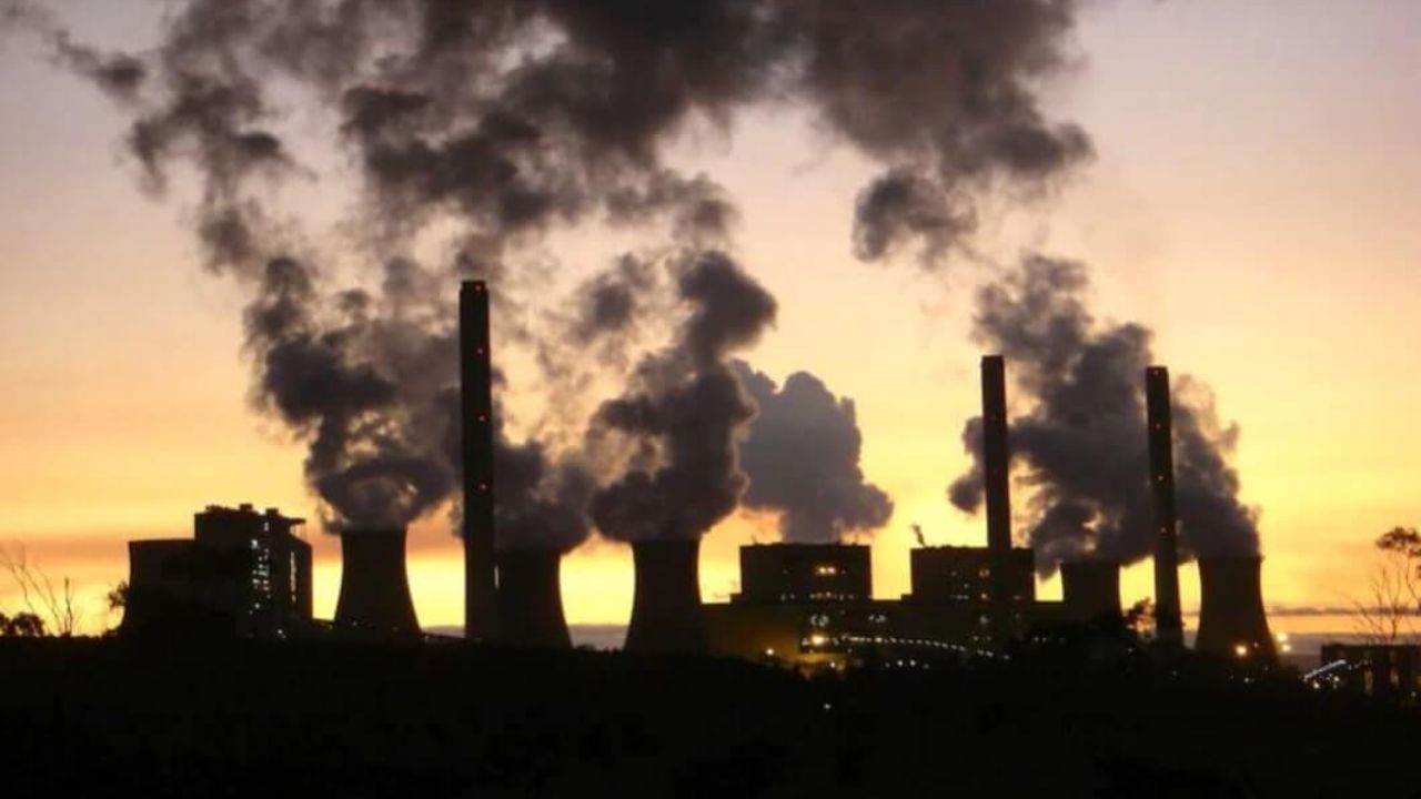 World Energy Crisis : जगाची ८१% ऊर्जा अजूनही जीवाश्म इंधनांवर; युद्धामुळे पुरवठ्याची चिंता वाढली
